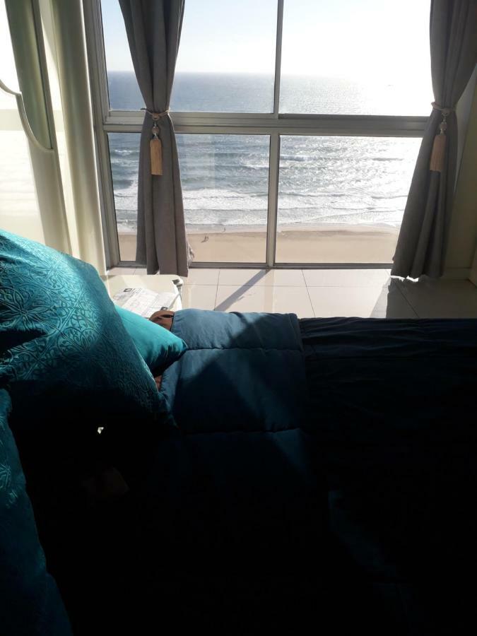 Into The Blue On The Beach เดอร์บัน ภายนอก รูปภาพ